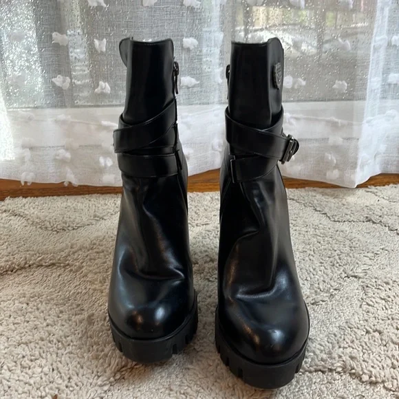 Milwaukee Performance Booties - Picture 3 of 6